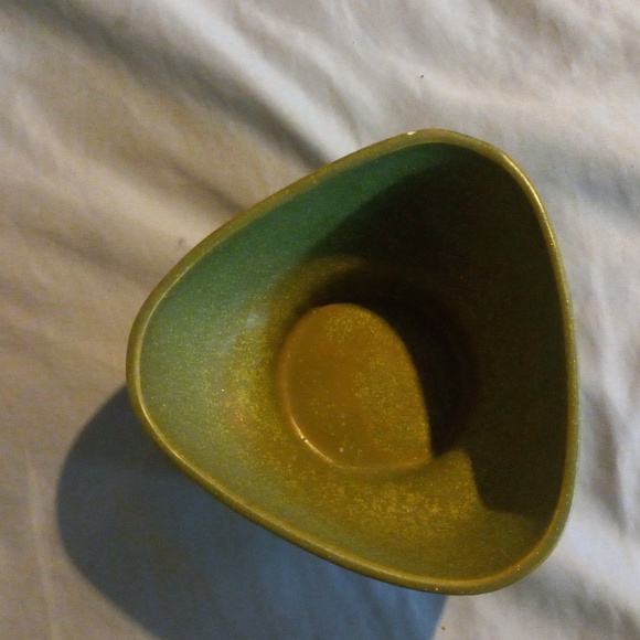 Bin # 5 USA Pottery # R22 green ceramic vase/bowl - Picture 2 of 7